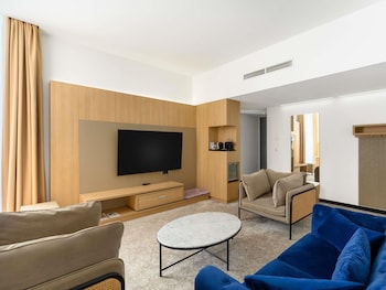 Suite, 1 Queen Bed