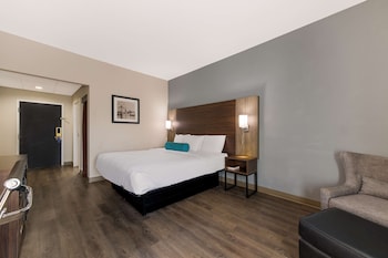 Standard Room, 1 King Bed, Non Smoking, Refrigerator & Microwave
