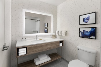 Standard Room, 2 Queen Beds, Accessible Bathtub (Mobility, Worklife)