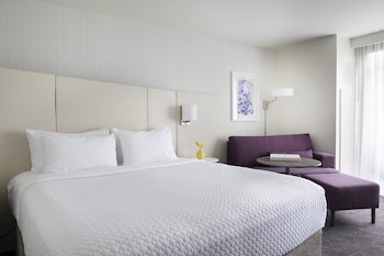 Standard Room, 1 King Bed (Worklife)