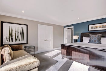Luxury Suite, 1 King Bed with Sofa bed