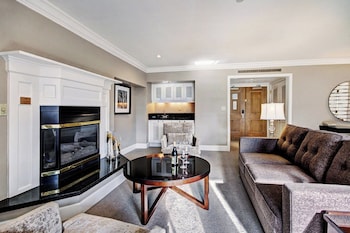 Luxury Suite, 1 King Bed with Sofa bed
