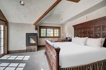 Penthouse, 4 Bedrooms (Golden Peak)