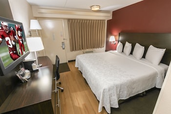 Deluxe Room, 1 King Bed, Accessible (Smoke Free)