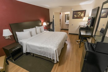 Deluxe Room, 1 King Bed, Accessible (Smoke Free)