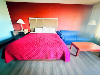 Economy Room, 1 King Bed