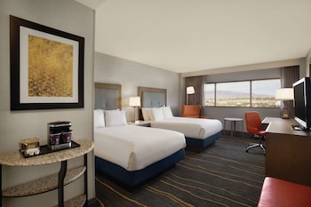 Room, 2 Double Beds, Mountain View