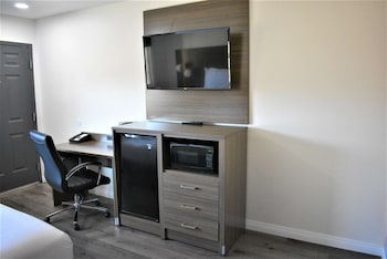 Room, 1 King Bed, Accessible, Non Smoking (Roll In Shower)