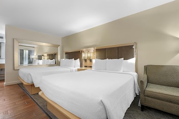 Standard Room, 2 Queen Beds, Refrigerator & Microwave, Mountain View