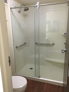 Suite, 1 Queen Bed, Accessible, Non Smoking