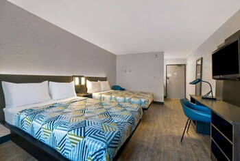 Standard Room, 2 Double Beds, Non Smoking