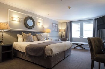Superior Room, 1 Double Bed, Accessible, Non Smoking (Converts to 2 Twin Beds)