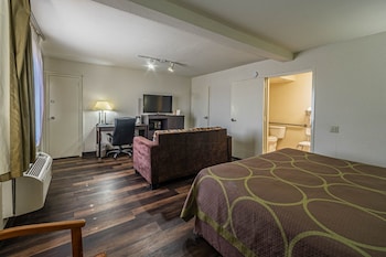 Room, 1 King Bed, Accessible, Smoking (Mobility,Tub w/Grab Bars)