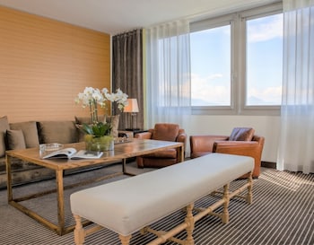 Suite, Lake View (Panoramic)