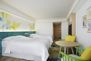 Guest room, 2 Double Beds, Non Smoking, Disney or Bay view, Main Building, Balcony