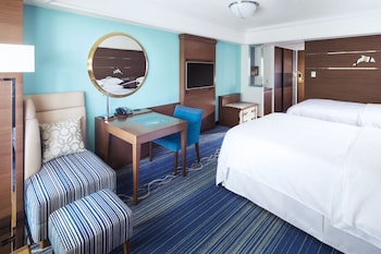Guest room, 2 Double Beds, Non Smoking, Disney or Bay view, Balcony