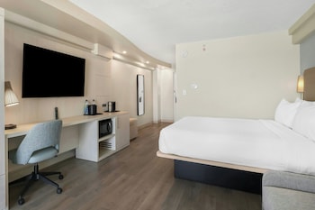 Room, 1 King Bed with Sofa bed, Balcony, Oceanfront (Balcony)