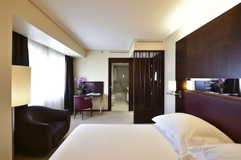 Executive Suite, Tower