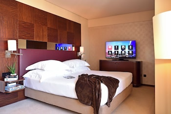 Executive Suite, Tower