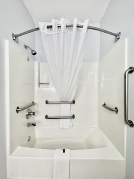 Room, 1 Queen Bed, Accessible, Non Smoking (Mobility Tub w/Grab Bars)