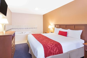 Suite, 1 King Bed, Non Smoking