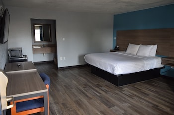 Room, 1 King Bed, Smoking