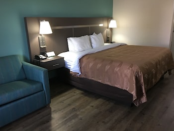 Room, 1 King Bed, Accessible, Smoking