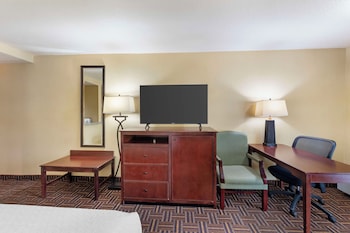 Deluxe King Room Interior