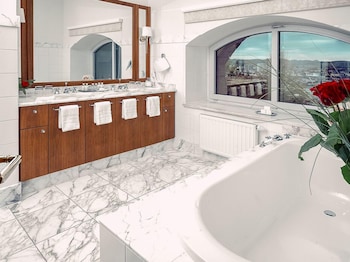 Grand Suite, 1 King Bed, Terrace, City View