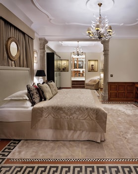 Exclusive Suite, 1 King Bed, Terrace, City View