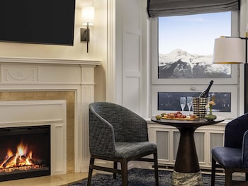 Signature Room, 1 King Bed, Mountain View