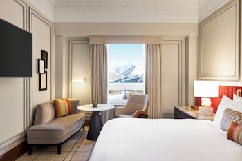 Room, 1 King Bed (Fairmont Gold View)