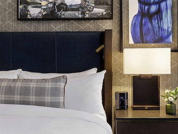 Room, 1 King Bed (Fairmont)