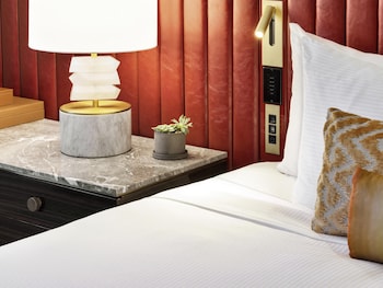 Fairmont Gold, Room, 1 King Bed