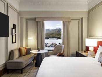 Fairmont Gold, Room, 2 Queen Beds