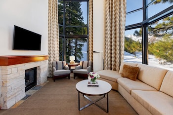 Penthouse, 2 Bedrooms (Suite)