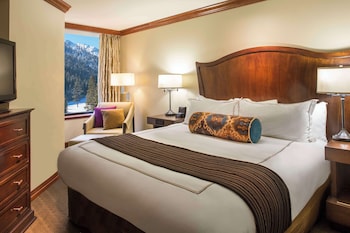 Suite, Fireplace, Valley View