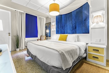 Standard Room, 1 King Bed