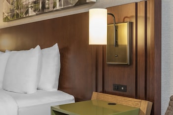 Room, 2 Queen Beds, Non Smoking (Upper Floor, Stair Access Only)
