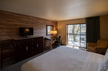 Standard King Room with Riverview