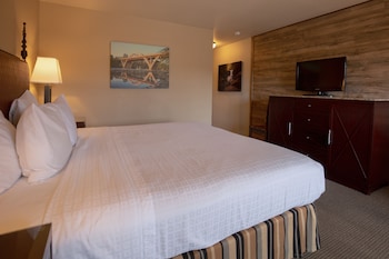 Standard King Room with Riverview