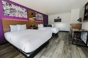 Room, 2 Queen Beds, Non Smoking