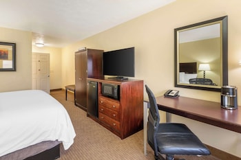 Standard Room, 1 King Bed, Accessible, Non Smoking