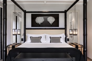 Luxury Suite, 1 Double Bed, Sea View (Balcony)