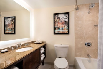 Suite, 1 King Bed, Balcony