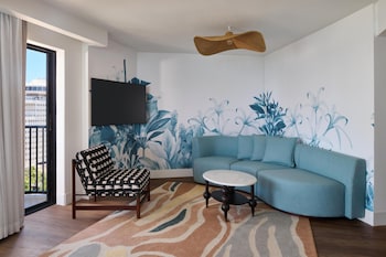 Suite, 1 King Bed with Sofa bed