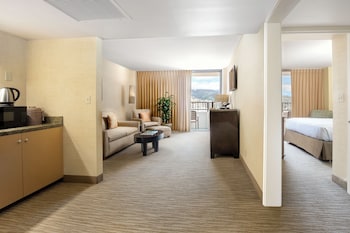 Suite, Mountain View
