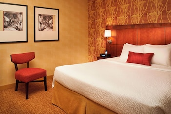 Suite, 1 Bedroom, Courtyard View