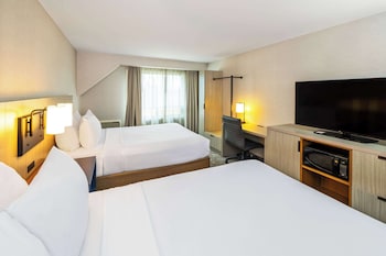 Standard Room, 2 Queen Beds, Non Smoking (Pet Friendly)
