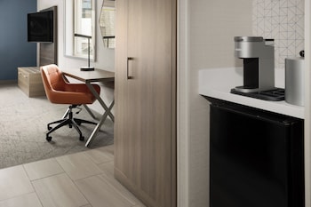 Standard Room, 1 King Bed (Extra Floor Space)